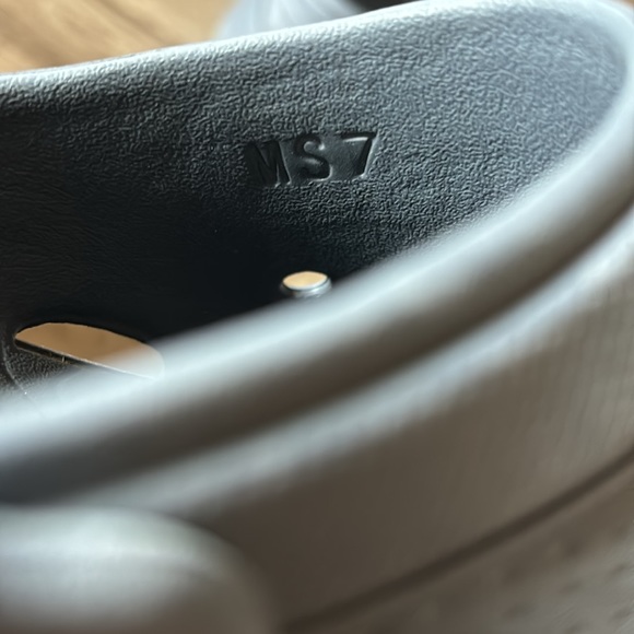 Skechers arch fit faux crocs size 7 - Picture 4 of 5